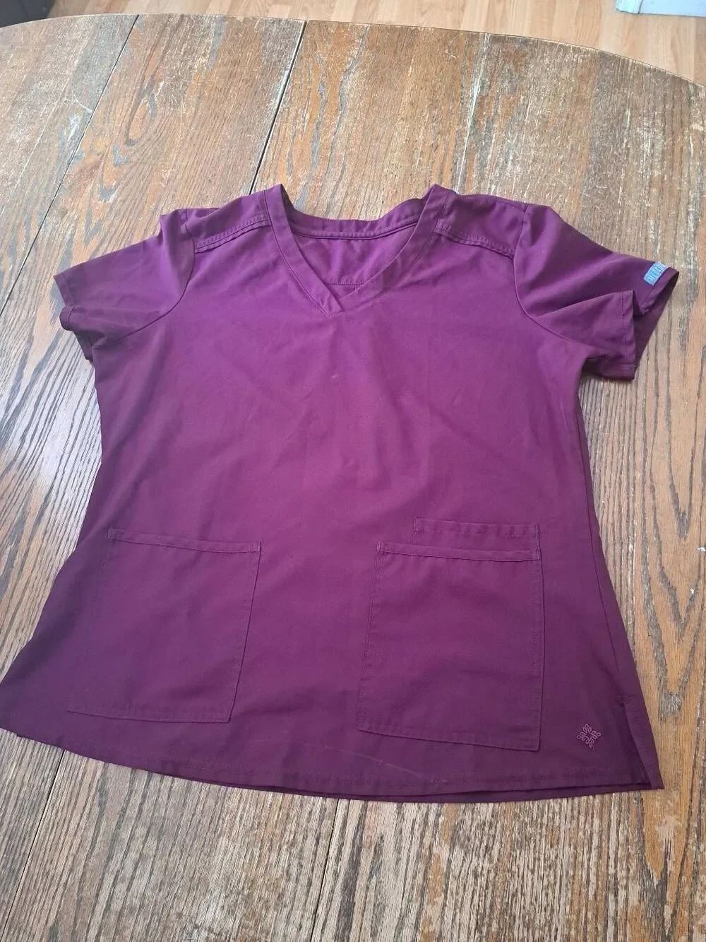 Large Med Couture Wine Burgandy Short Sleeve Scrub Top Scrubs with Pockets